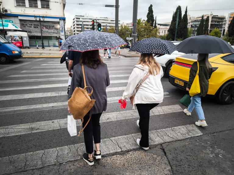 Με θυελλώδεις βοριάδες στο Αιγαίο και τοπικές βροχές σε Κρήτη και Εύβοια