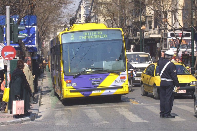 Κάμερες πάνω στα λεωφορεία: Ηλεκτρονικές κλήσεις και πρόστιμα 150 ευρώ για τους παραβάτες