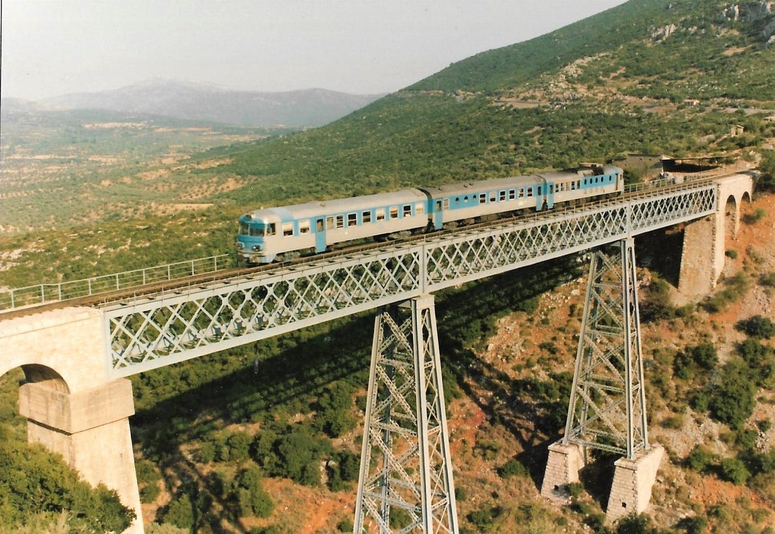 Η κοσμογονία του καταστροφικού ποδηλατόδρομου: όταν η Πελοπόννησος ξεχνά τον σιδηρόδρομο