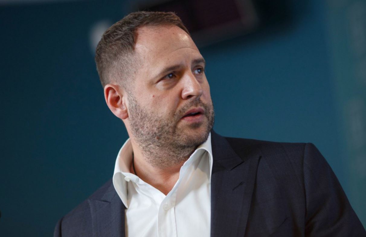 Σεισμός στο Κίεβο: Το καθεστώς Zelensky τρίζει συθέμελα – Η παραίτηση Yermak προμηνύει την πτώση, ο Arestovich μιλά για αλλαγή καθεστώτος