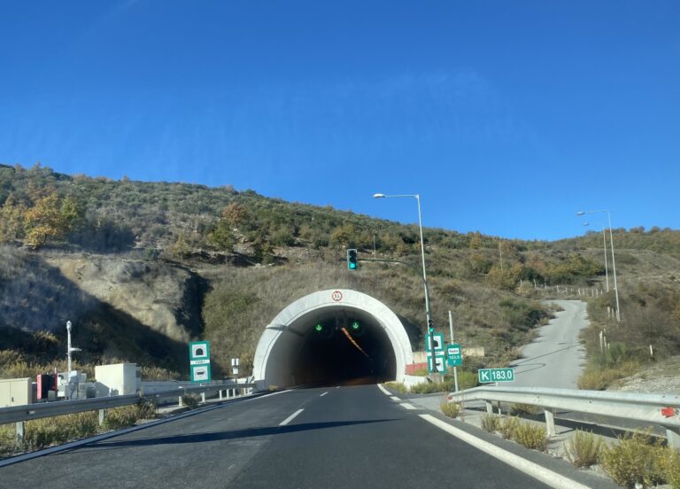 Κυκλοφοριακές ρυθμίσεις στον cut and cover της Καλαμάτας λόγω εργασιών συντήρησης