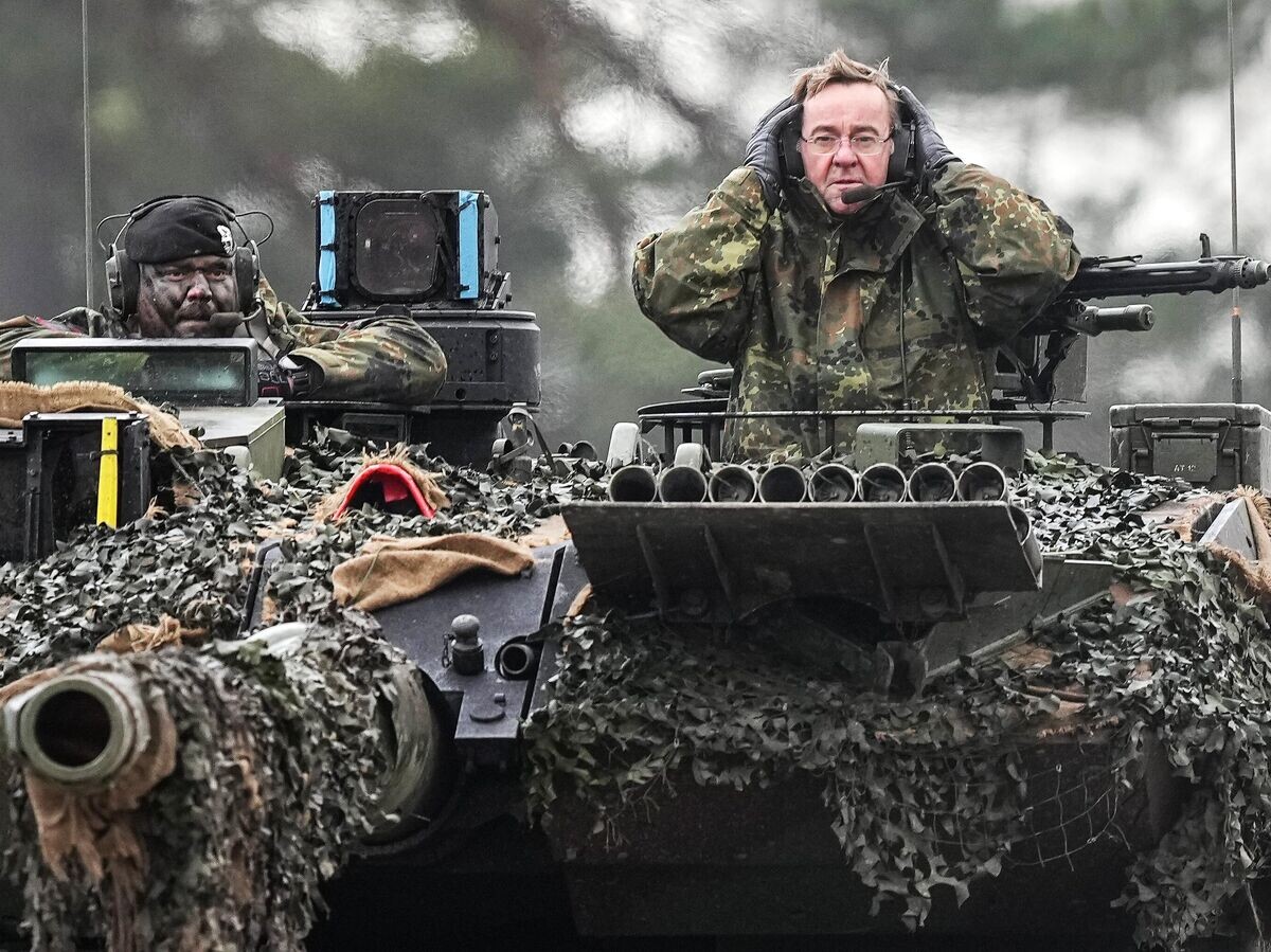 Η Ευρώπη ετοιμάζεται για σύγκρουση με Ρωσία – Η Γερμανία κεντρικό ορμητήριο και η στρατηγική της «παγώματος» της Ουκρανίας