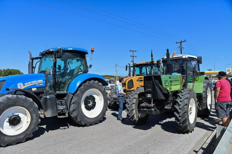 Αγρότες σε πανελλαδικά μπλόκα από 30 Νοεμβρίου – Κορύφωση στις 5 Δεκεμβρίου με κλείσιμο της Εθνικής Οδού