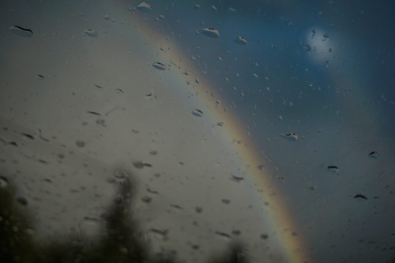 Βροχερή Κυριακή στα δυτικά – Αστάθεια στη χώρα αλλά χωρίς εμπόδια για τον Αυθεντικό Μαραθώνιο